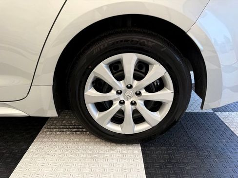 Used 2024 Toyota Corolla LE FWD image 11