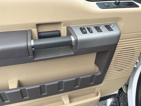 Used 2016 Ford F250 Lariat w/ Lariat Ultimate Package AWD/4WD image 12