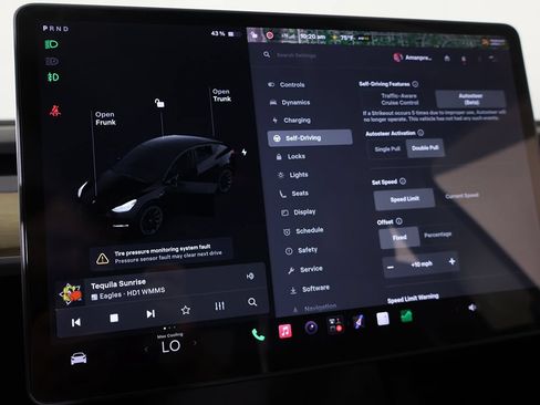 Used 2022 Tesla Model Y Long Range AWD/4WD image 49