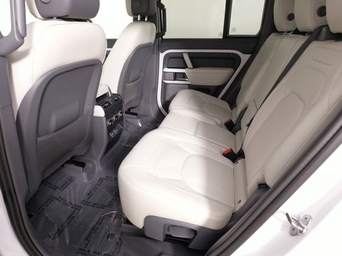 Used 2023 Land Rover Defender 130 S image 35