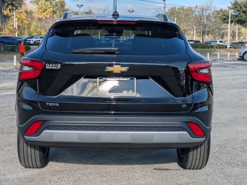 New 2026 Chevrolet Trax LT w/ Driver Confidence Package image 20