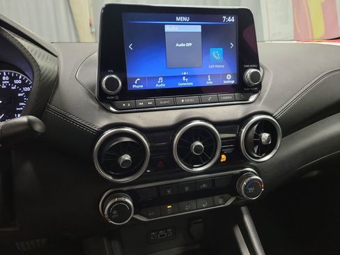 Used 2022 Nissan Sentra SV FWD image 14