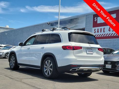 Used 2022 Mercedes-Benz GLS 450 4MATIC image 2