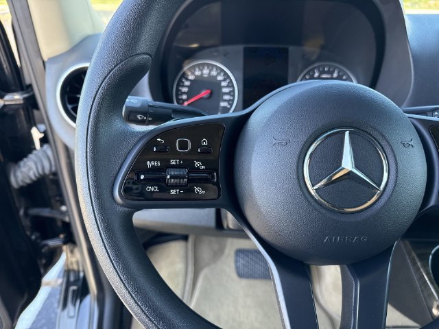 Used 2022 Mercedes-Benz Sprinter 2500 image 11