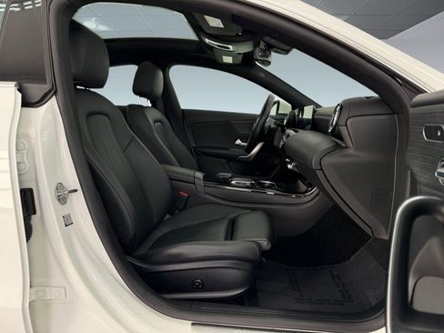 Used 2022 Mercedes-Benz CLA 250 image 24