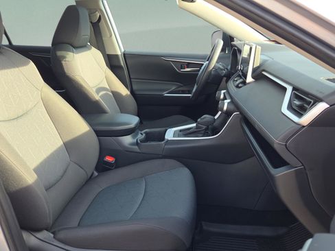 Certified 2025 Toyota RAV4 XLE w/ Convenience Package image 20