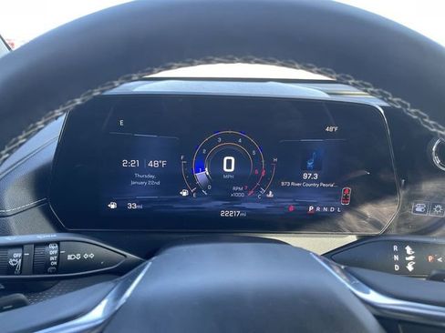 Used 2025 Chevrolet Traverse LT image 18