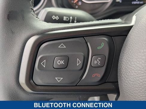Used 2025 Jeep Gladiator Mojave w/ Convenience Group AWD/4WD image 14