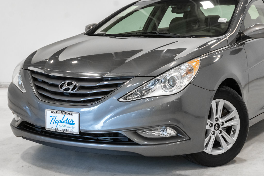 Used 2012 Hyundai Sonata GLS w/ Popular Equipment Pkg FWD image 2