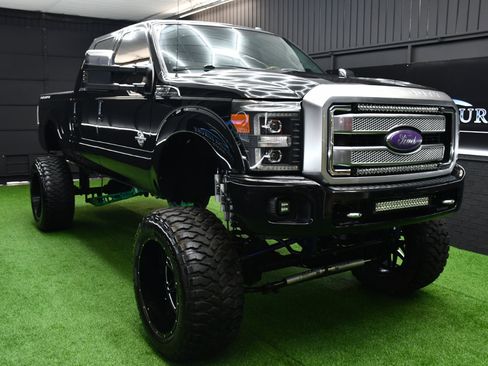 Used 2016 Ford F250 Platinum w/ FX4 Off-Road Package image 5