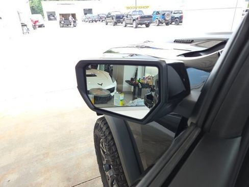 Used 2025 Chevrolet Colorado ZR2 AWD/4WD image 47