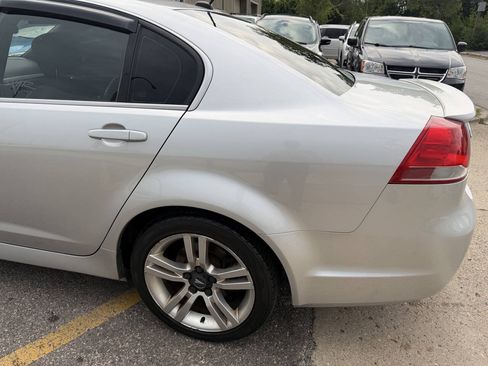 Used 2009 Pontiac G8 w/ Premium Package RWD image 17