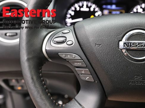 Used 2020 Nissan Pathfinder SL AWD/4WD image 15