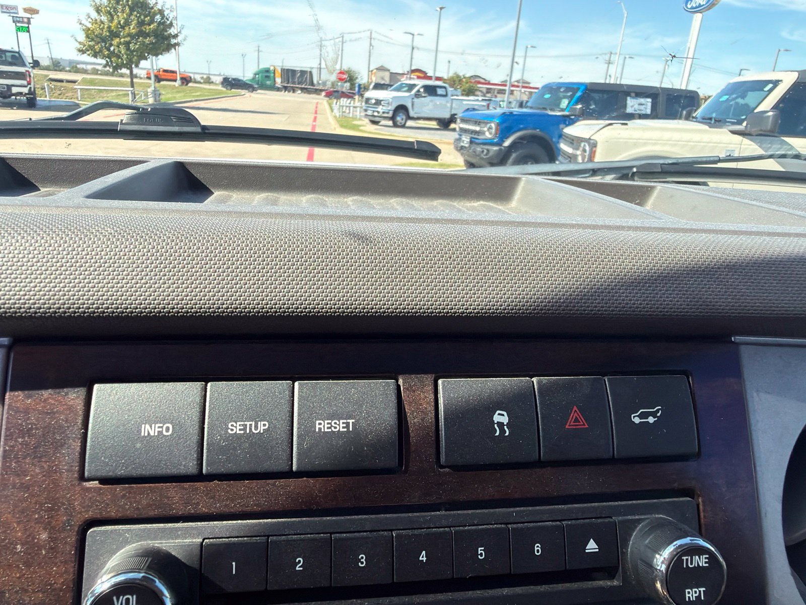 Used 2010 Ford Expedition Limited RWD image 13