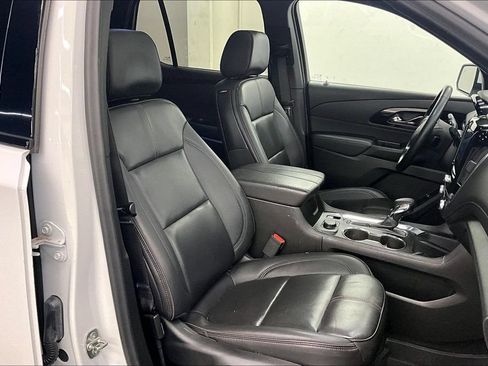 Used 2023 Chevrolet Traverse RS w/ LPO, Floor Liner Package AWD/4WD image 6