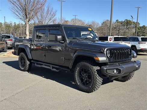 Used 2024 Jeep Gladiator Sport image 7