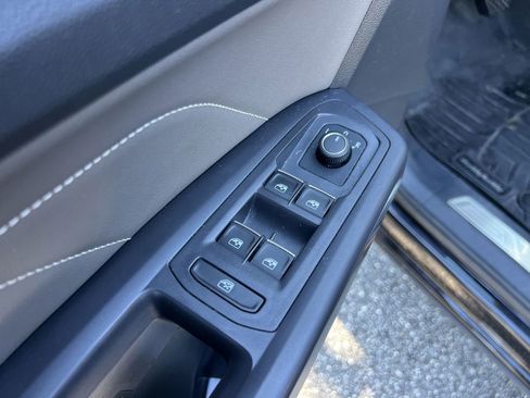 Used 2021 Volkswagen Atlas SE image 13