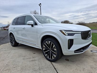 New 2025 Volvo XC90 T8 Plus