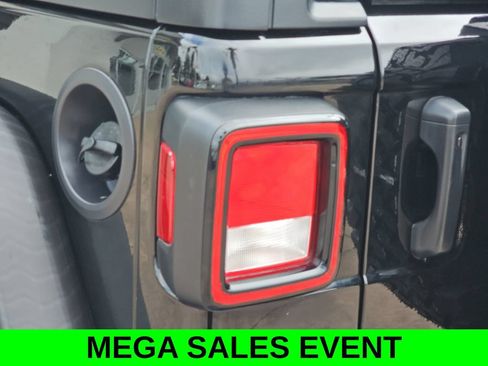 Used 2024 Jeep Wrangler Unlimited Sport AWD/4WD image 40
