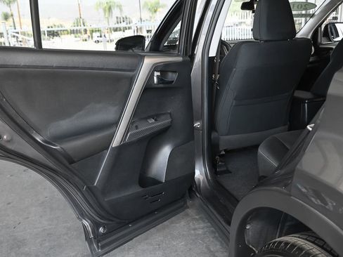 Used 2015 Toyota RAV4 XLE FWD image 35