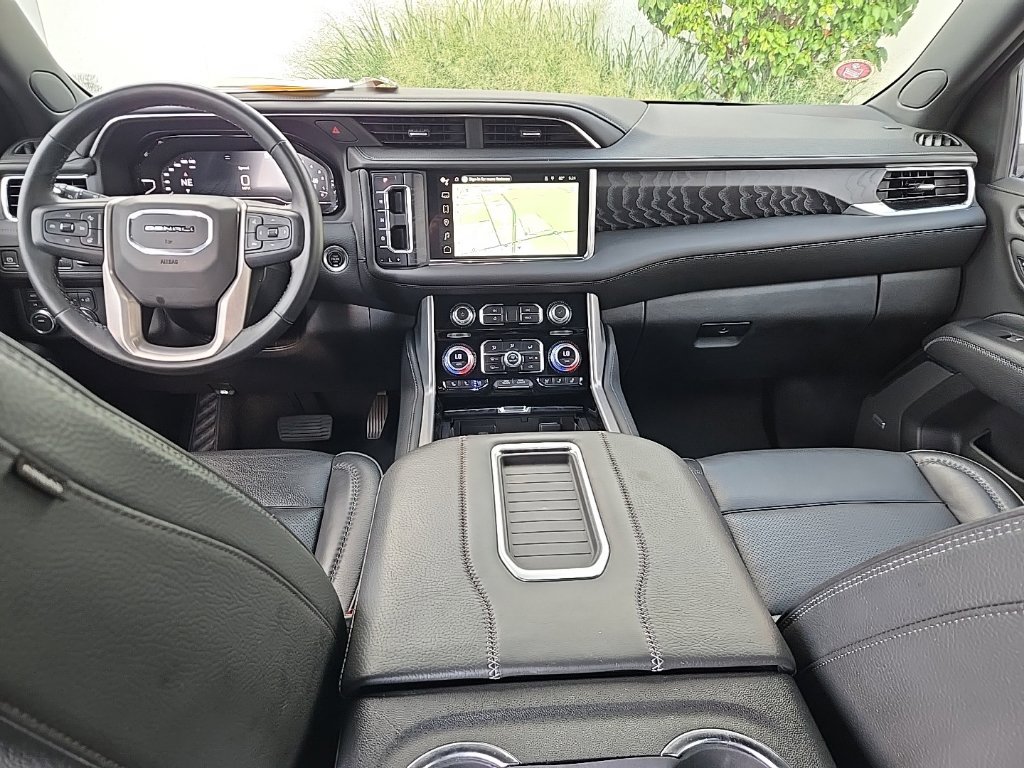 Used 2023 GMC Yukon XL Denali AWD/4WD image 45