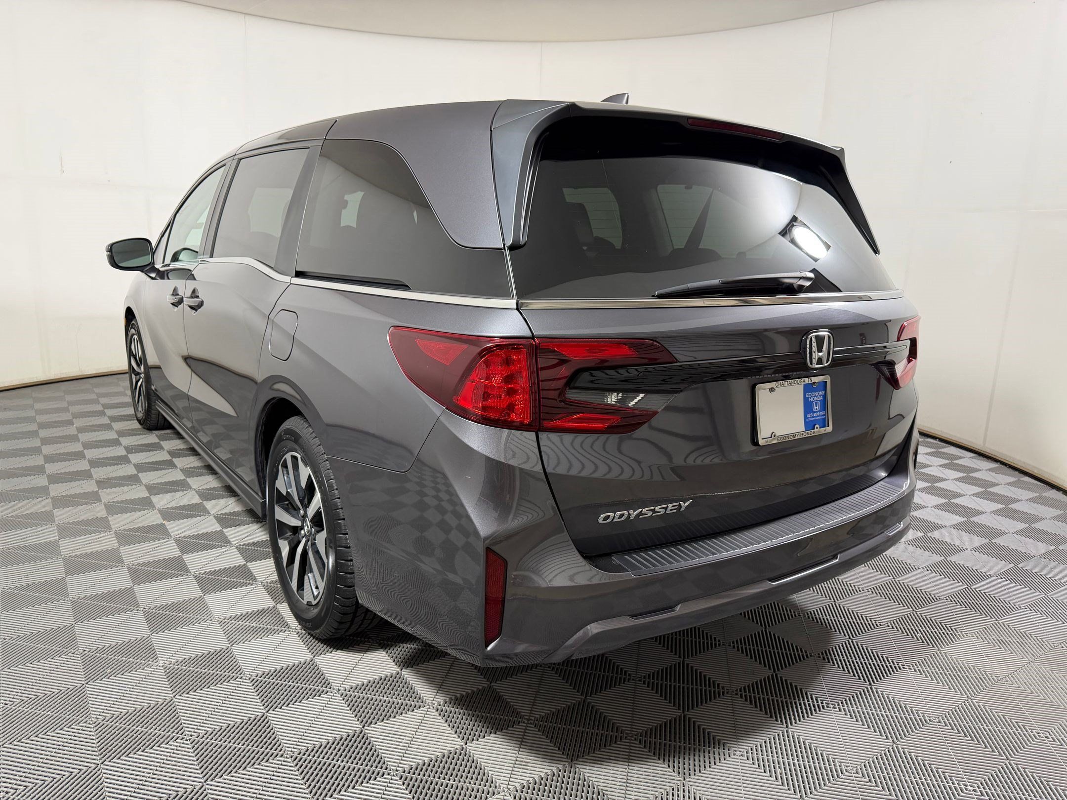 Certified 2025 Honda Odyssey EX-L image 2