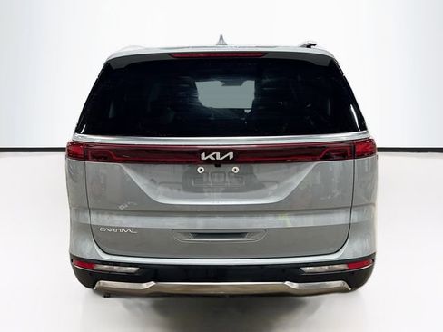 Used 2024 Kia Carnival SX Prestige image 6