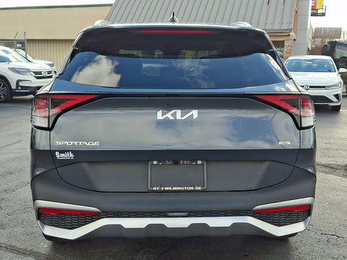 Used 2023 Kia Sportage EX image 5