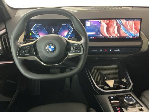 Certified 2025 BMW X3 xDrive30i w/ M Sport Package image 9