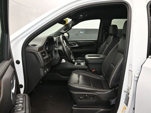 Used 2023 Chevrolet Suburban Premier image 12