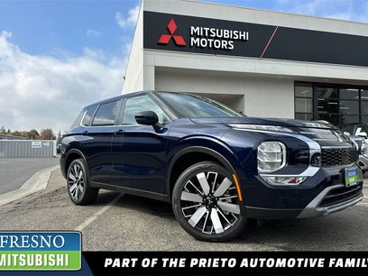 New 2025 Mitsubishi Outlander SE