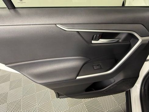 Used 2024 Toyota RAV4 XLE FWD image 34