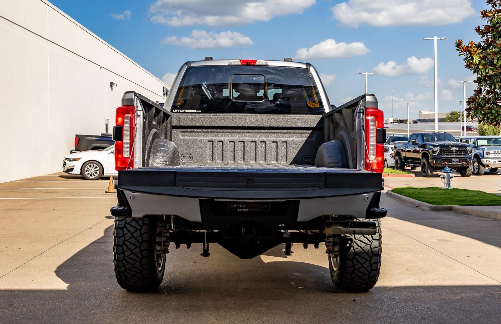 Used 2023 Ford F250 Lariat w/ Lariat Ultimate Package AWD/4WD image 8