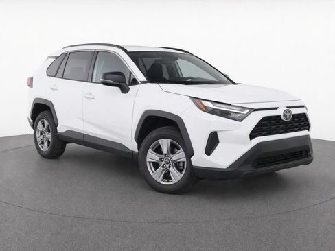 Used 2022 Toyota RAV4 XLE w/ Convenience Package AWD/4WD image 2