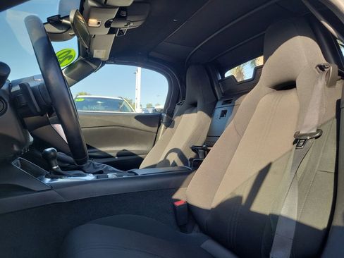 Used 2020 MAZDA MX-5 Miata Sport RWD image 17