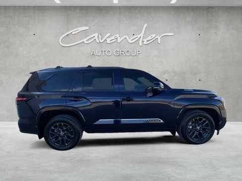 Used 2025 Toyota Sequoia Platinum image 17