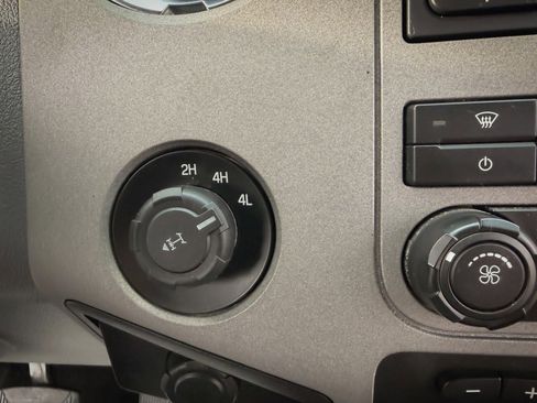 Used 2011 Ford F250 XLT w/ XLT Interior Pkg image 17