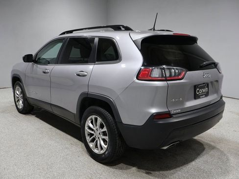 Used 2022 Jeep Cherokee Latitude Lux w/ Mopar Interior Package image 4