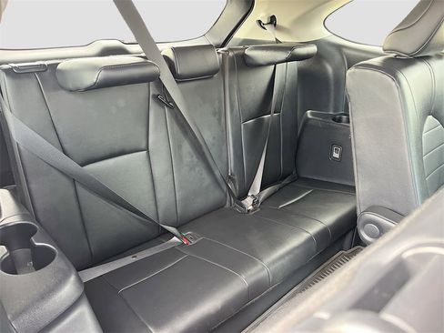 Used 2024 Toyota Highlander XLE image 29