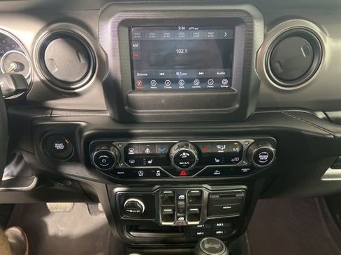 Used 2023 Jeep Wrangler Unlimited Sport AWD/4WD image 19