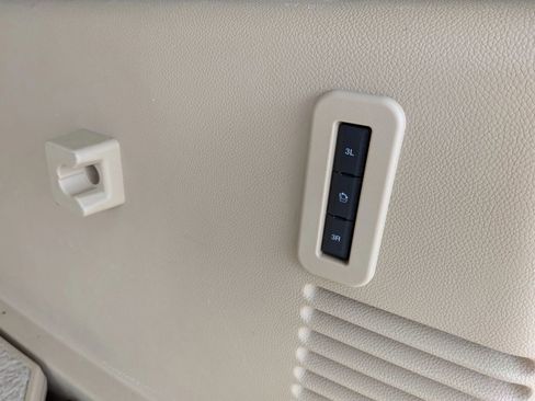 Used 2017 Ford Expedition EL XLT w/ Equipment Group 202A image 33