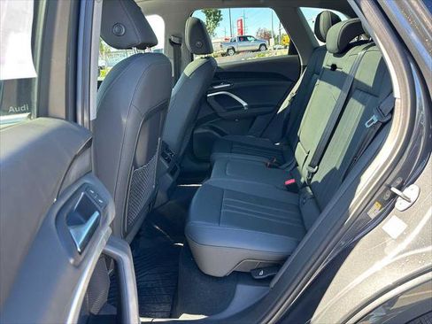 New 2025 Audi Q5 Premium image 16
