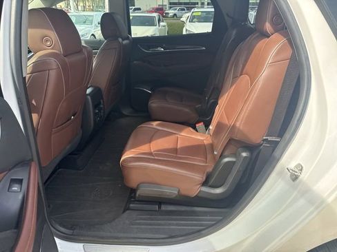 Used 2018 Buick Enclave Avenir w/ Avenir Technology Package image 9