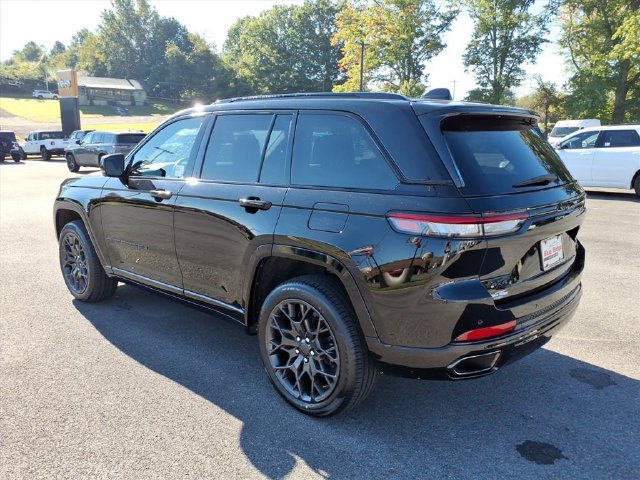 Used 2024 Jeep Grand Cherokee Summit w/ High Altitude Package AWD/4WD image 9