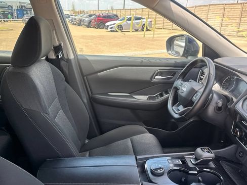 Used 2025 Nissan Rogue SV AWD/4WD image 29