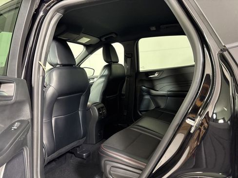 Used 2025 Ford Escape ST-Line image 17