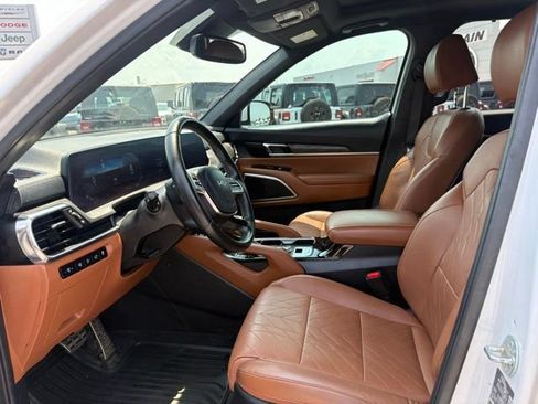 Used 2024 Kia Telluride SX X-Line AWD/4WD image 11
