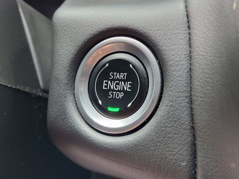 Used 2024 Chevrolet Suburban LT RWD image 23
