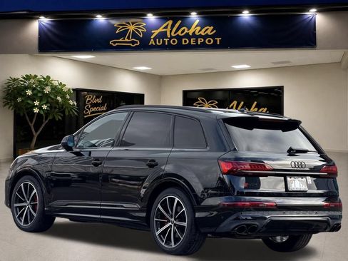 Used 2022 Audi SQ7 Prestige w/ SQ7 Sport Package AWD/4WD image 3