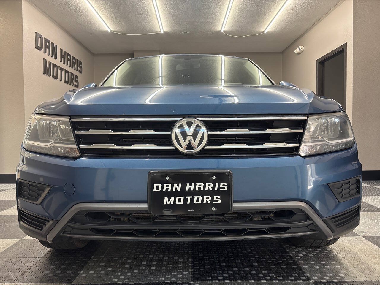 Used 2018 Volkswagen Tiguan SE AWD/4WD image 3